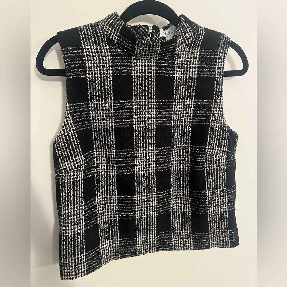 Black and White Matteson Tank Top. Knit and Lined. Size Small